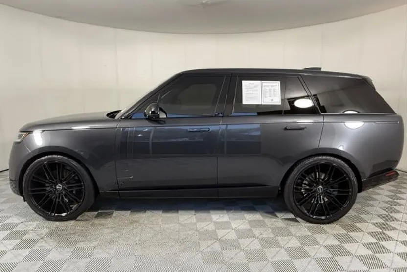2023 Land Rover Range Rover Base photo 1
