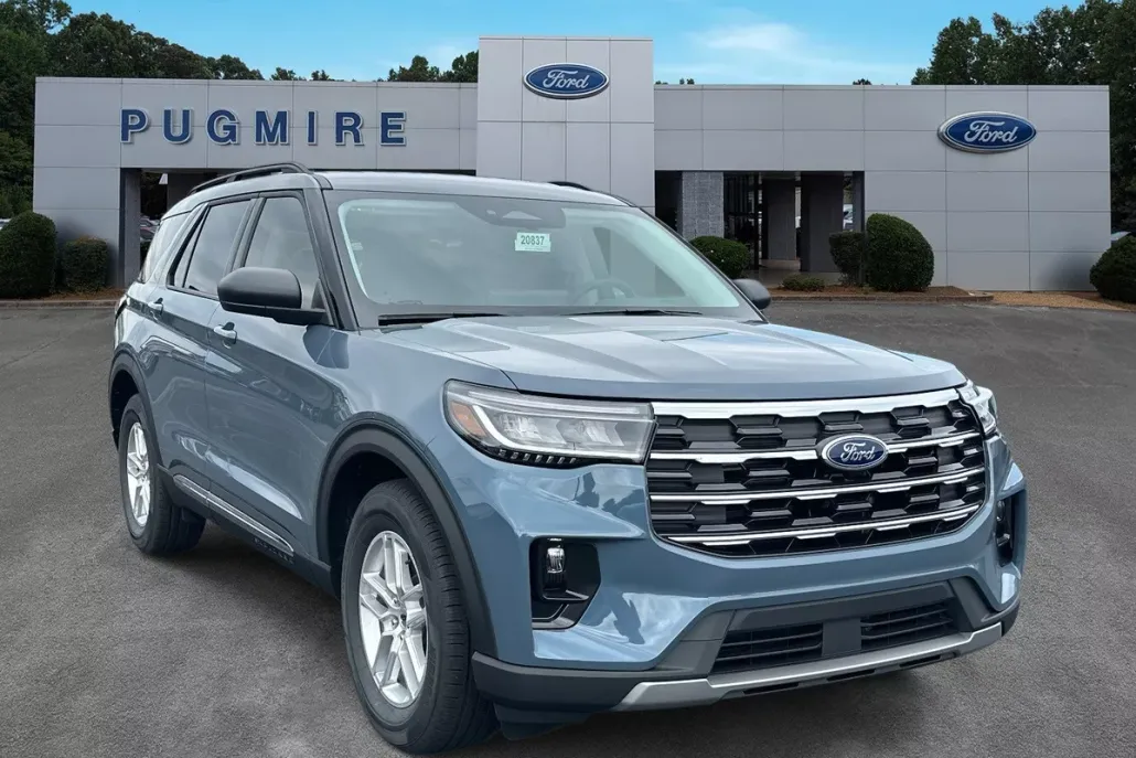 2025 Ford Explorer photo 1