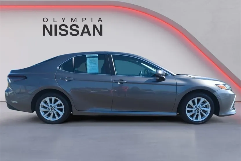 2024 Toyota Camry LE photo 1