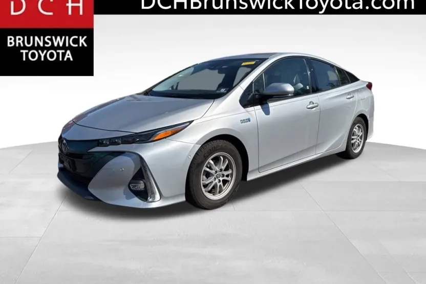 2017 Toyota Prius Prime Four Advanced photo 1