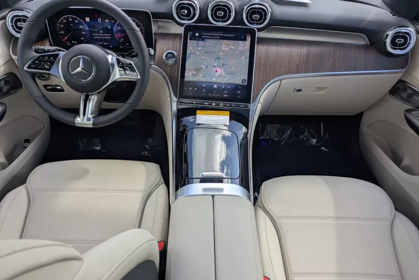 2026 Mercedes Benz GLC 300 4MATIC photo 1