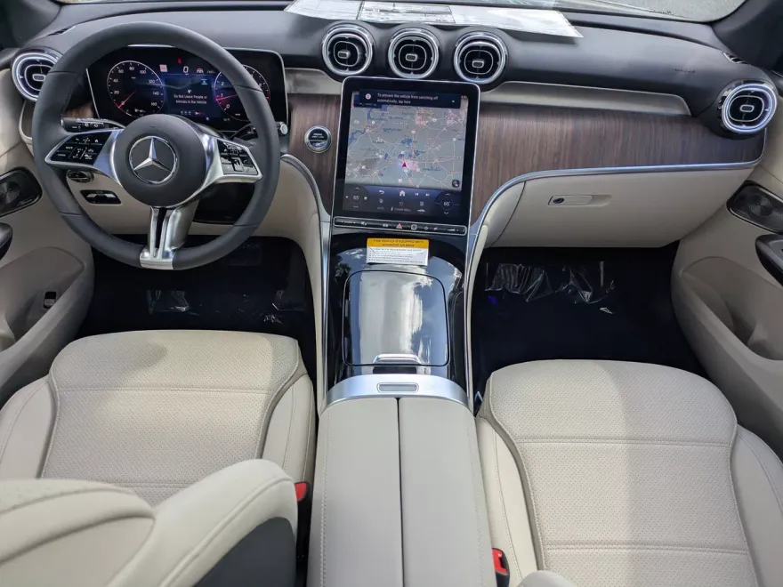 2026 Mercedes Benz GLC 300 4MATIC photo 1