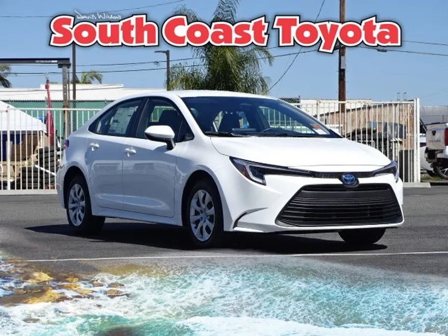 2025 Toyota Corolla Hybrid LE photo 1