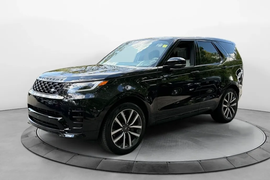 2024 Land Rover Discovery P360 Dynamic SE photo 1