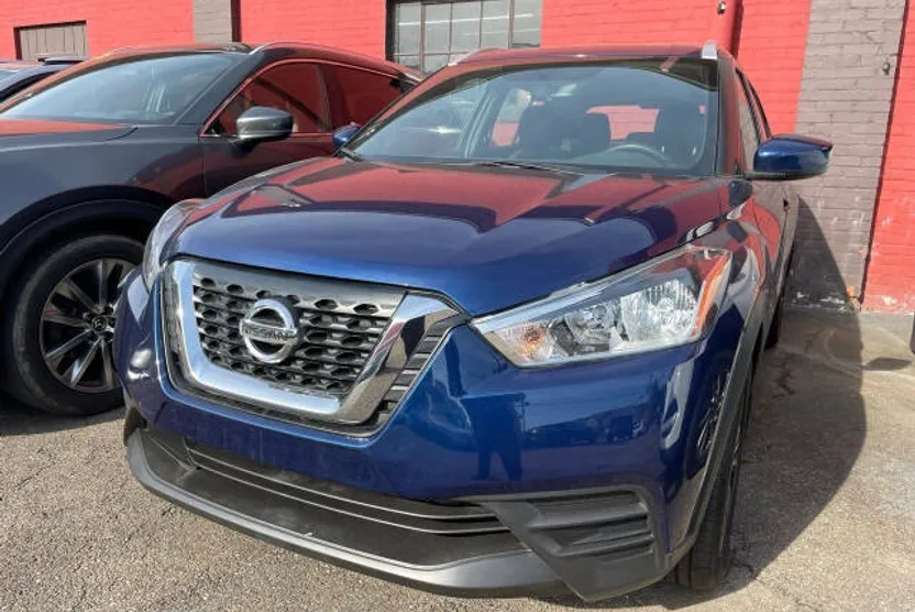 2019 Nissan Kicks SV photo 1