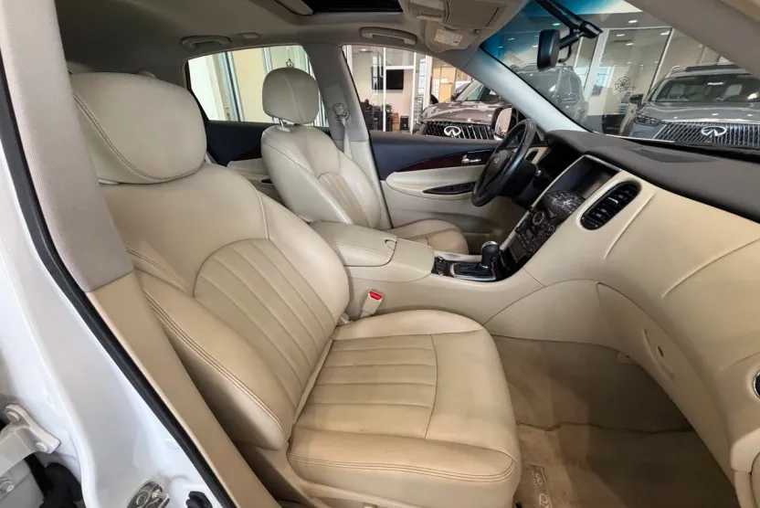 2017 Infiniti QX50 Base photo 1