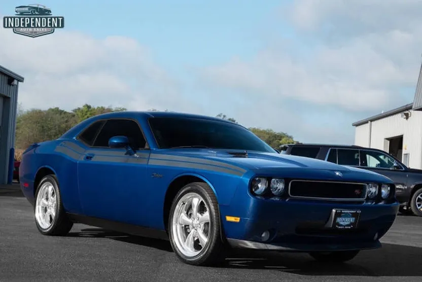 2010 Dodge Challenger R/T photo 1