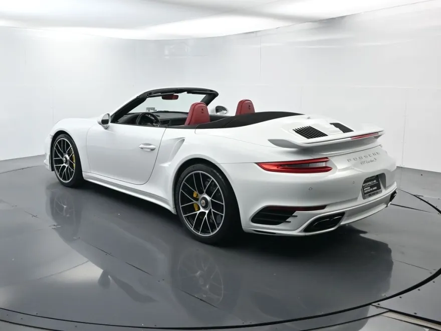 2019 Porsche 911 Turbo S photo 2