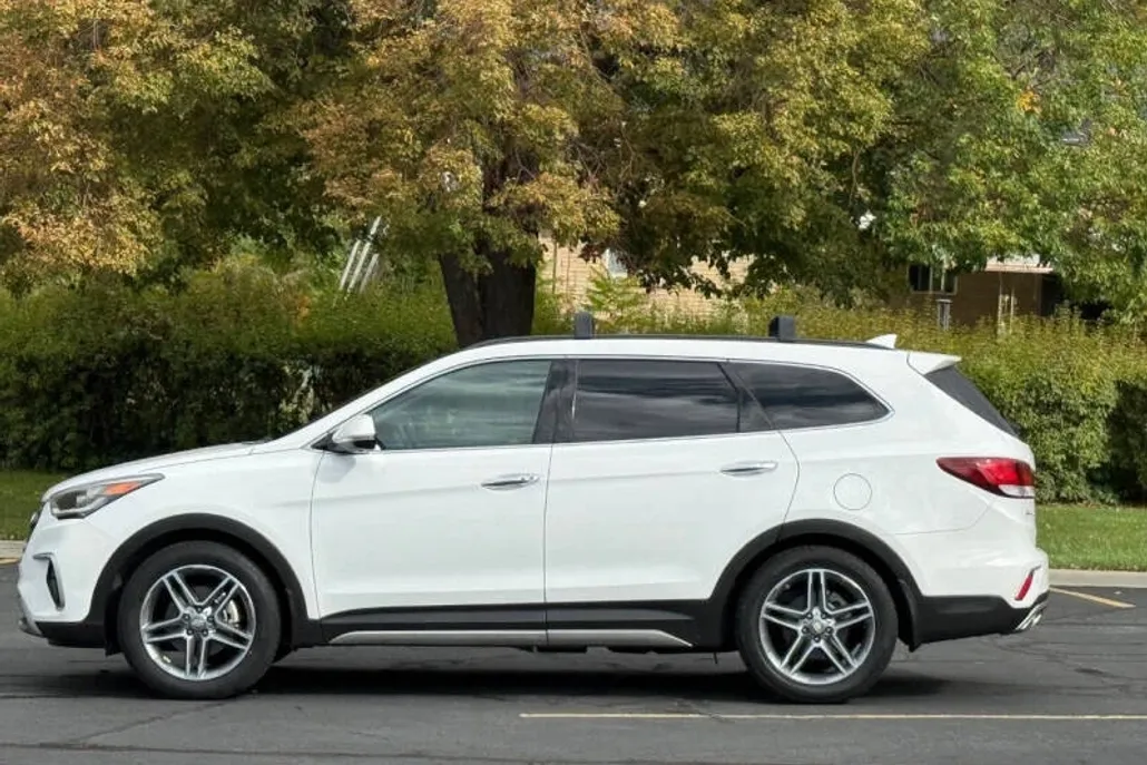 2017 Hyundai Santa Fe Limited Ultimate photo 1