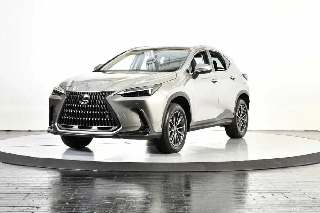 2025 Lexus NX Luxury photo 1