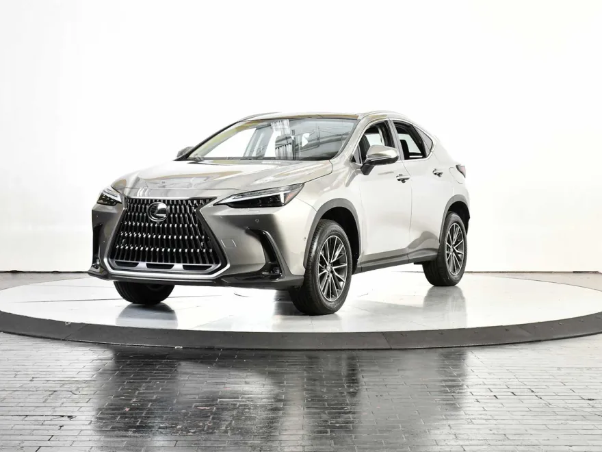 2025 Lexus NX Luxury photo 1