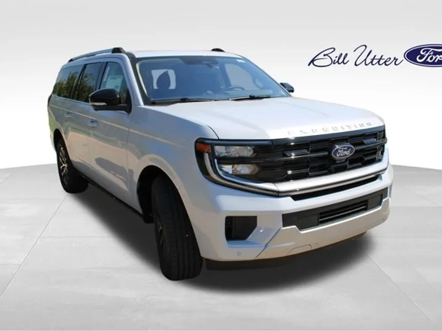 2025 Ford Expedition MAX Platinum photo 1