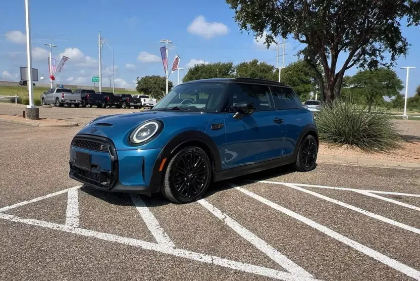 2022 Mini Cooper 2 Door Hardtop S photo 1