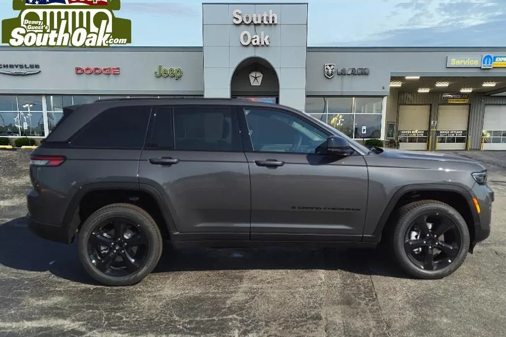 2025 Jeep Grand Cherokee Limited photo 1