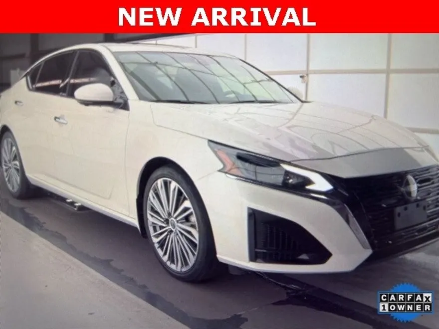 2023 Nissan Altima 2.5 SL photo 1