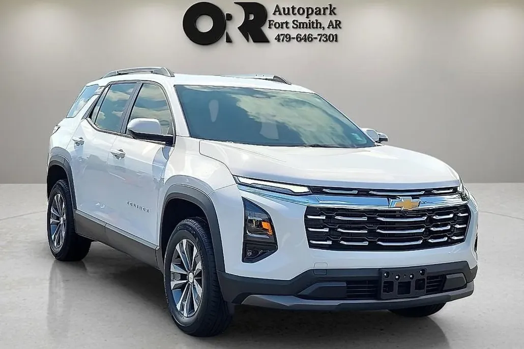 2025 Chevrolet Equinox LT photo 1