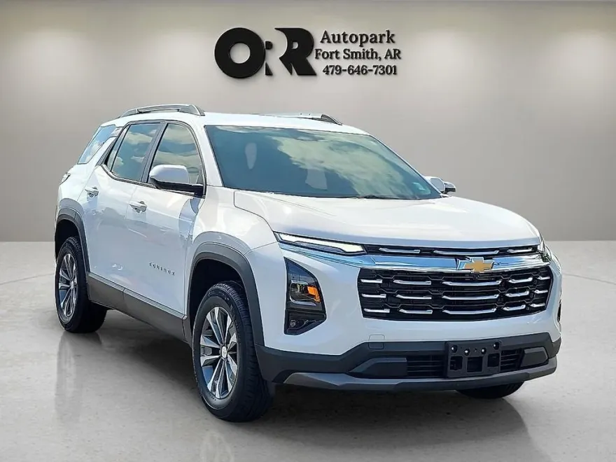 2025 Chevrolet Equinox LT photo 1