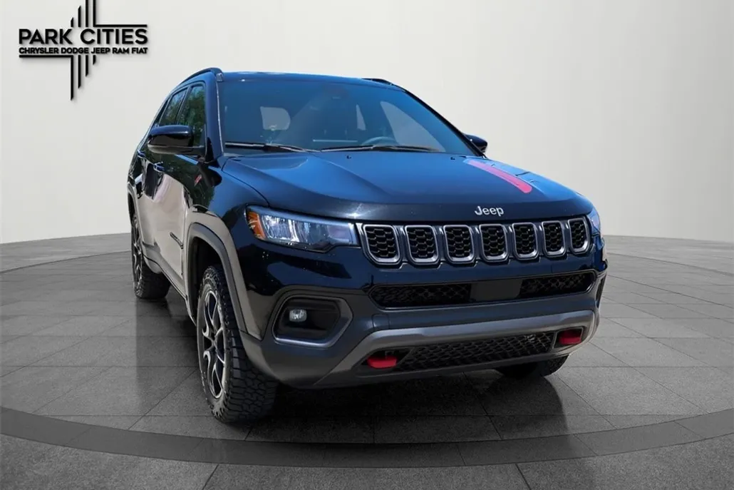 2024 Jeep Compass Trailhawk photo 1