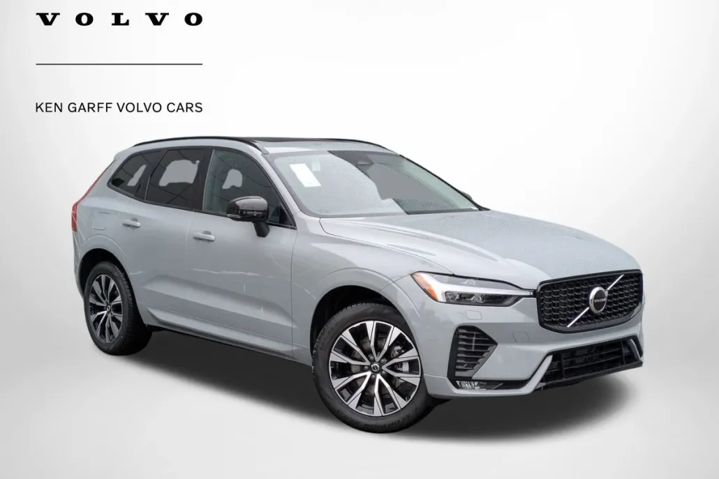 2025 Volvo XC60 Core photo 1