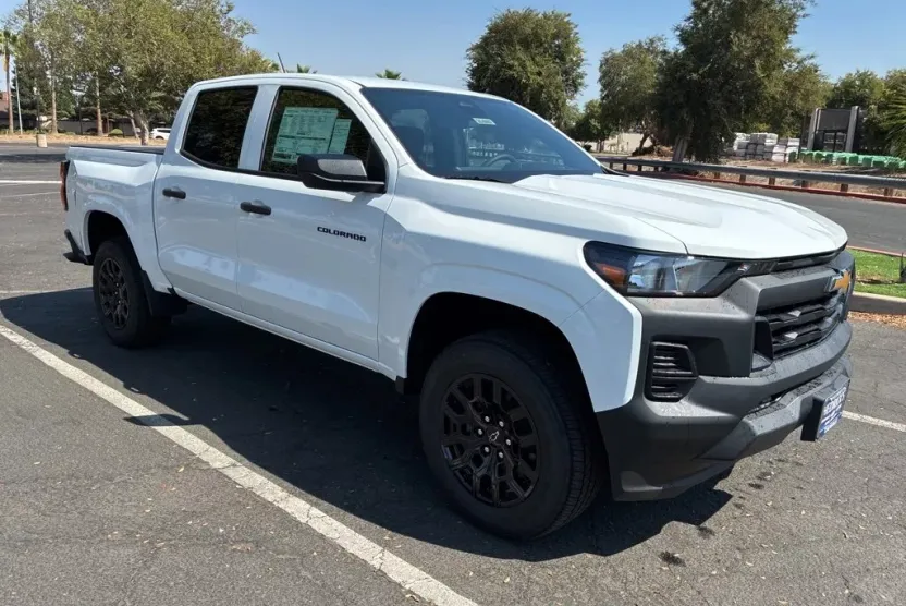 2026 Chevrolet Colorado Work Truck photo 1