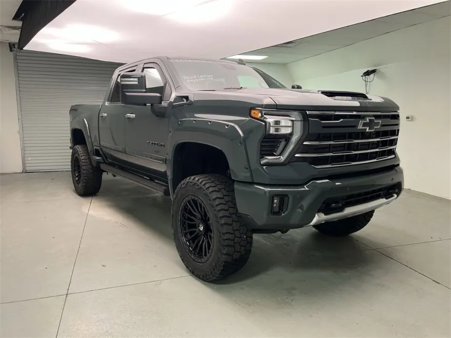 2025 Chevrolet Silverado 2500HD LTZ photo 1