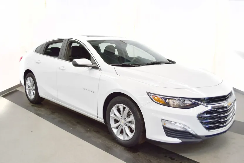 2024 Chevrolet Malibu 1LT photo 1
