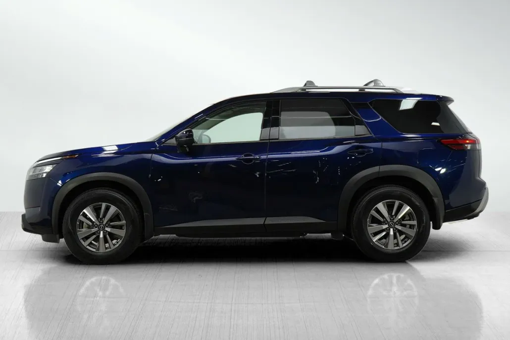 2022 Nissan Pathfinder SL photo 1