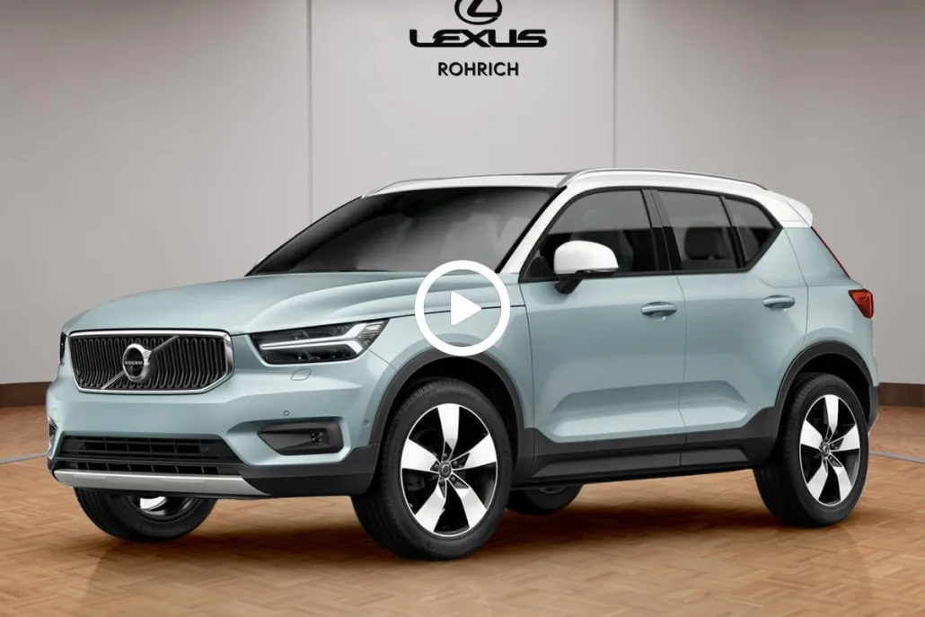2022 Volvo XC40 Momentum photo 1