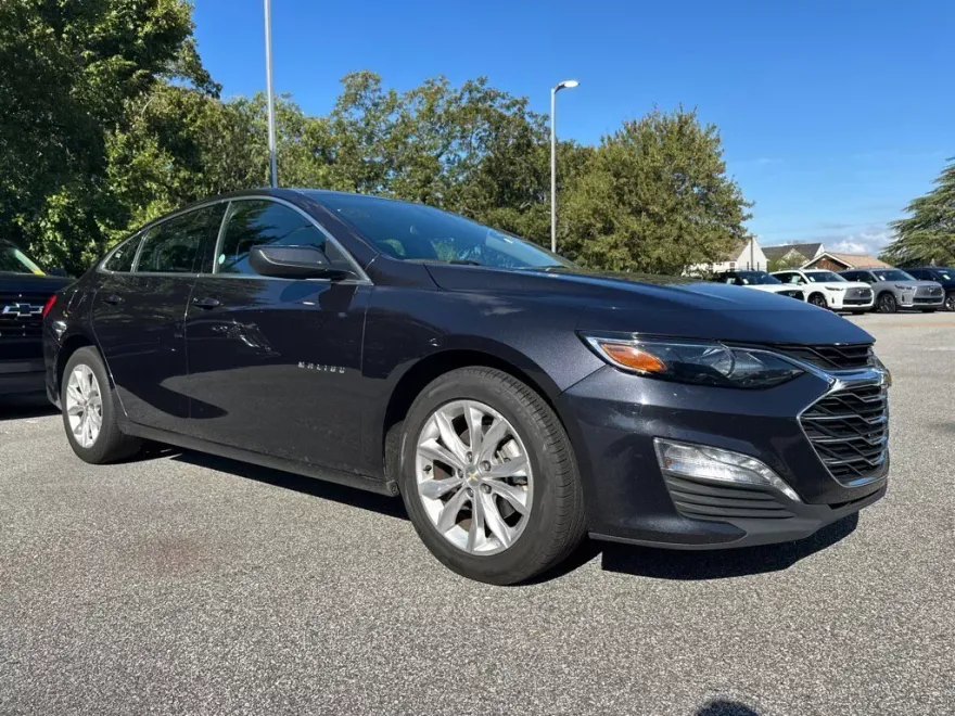 2023 Chevrolet Malibu 1LT photo 1