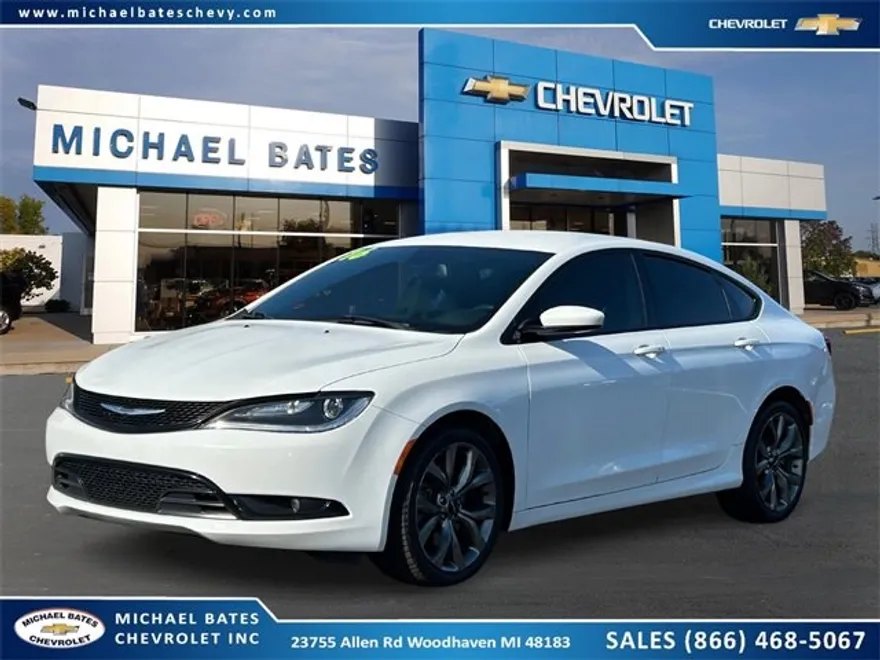 2016 Chrysler 200 S photo 1