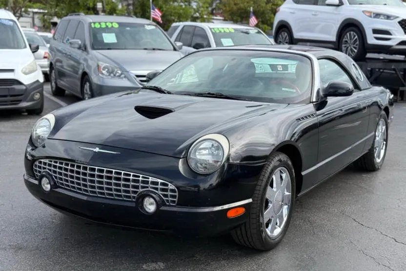 2002 Ford Thunderbird Deluxe photo 1
