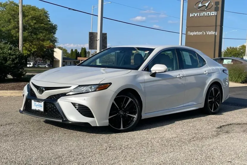 2018 Toyota Camry XSE photo 1