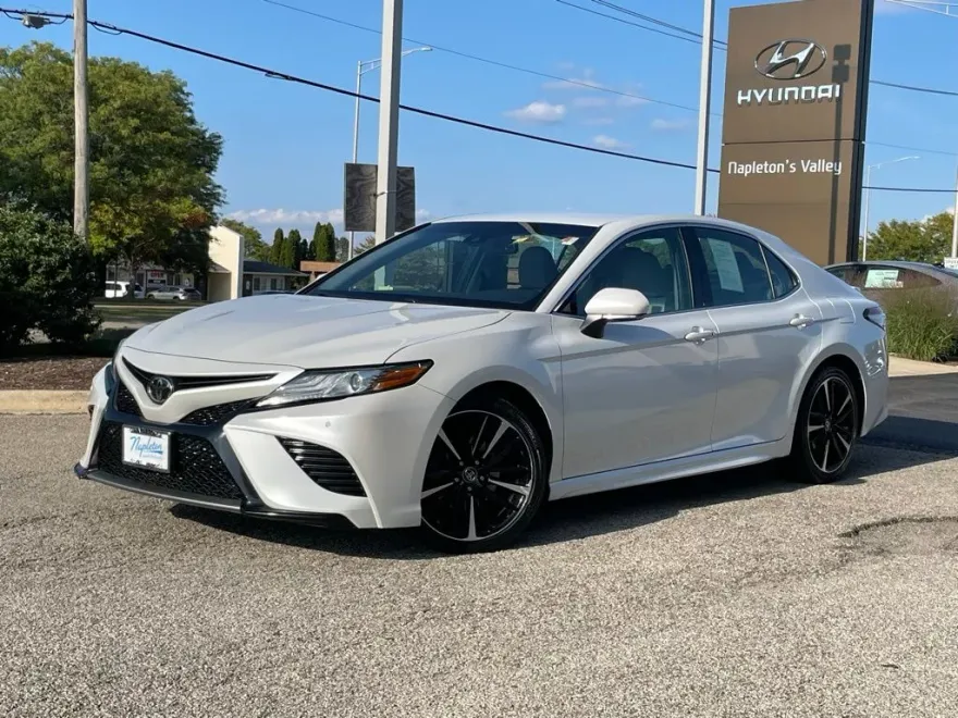 2018 Toyota Camry XSE photo 1