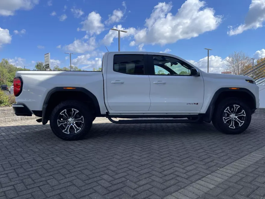 2025 Gmc Canyon AT4 photo 1