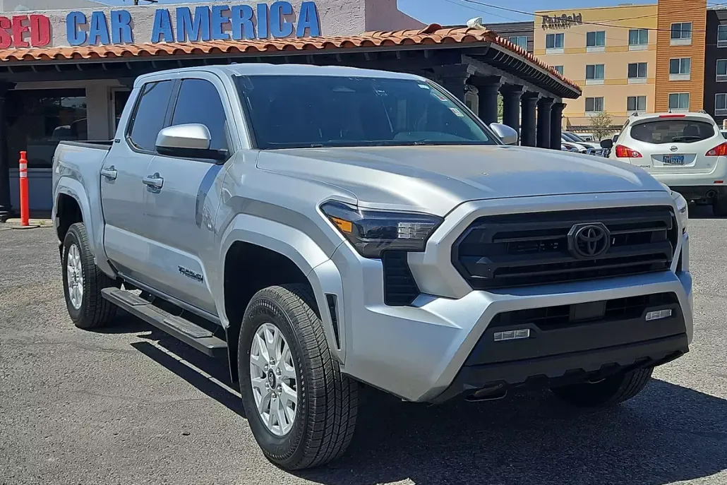 2024 Toyota Tacoma SR5 photo 1
