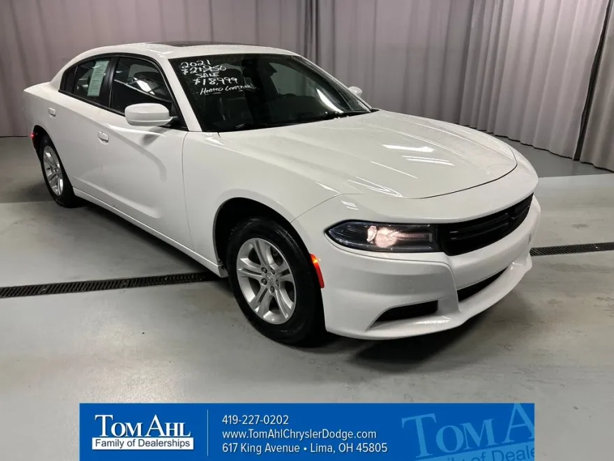 2021 Dodge Charger SXT photo 1