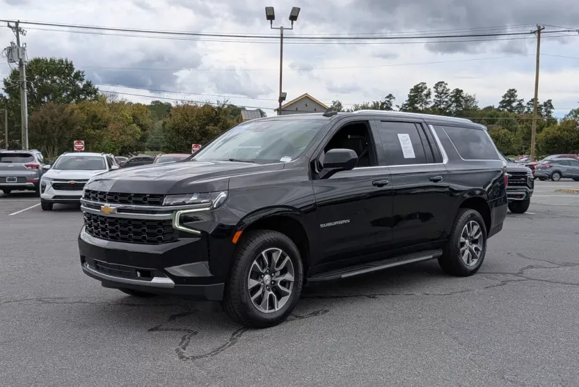 2024 Chevrolet Suburban LS photo 1