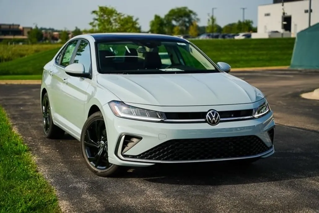 2025 Volkswagen Jetta 1.5T SE photo 1