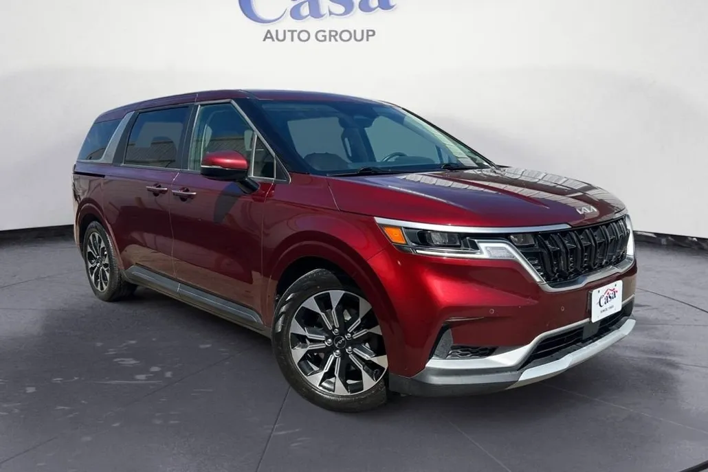 2023 Kia Carnival EX photo 1