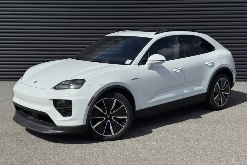 2025 Porsche Macan Electric 4 photo 1
