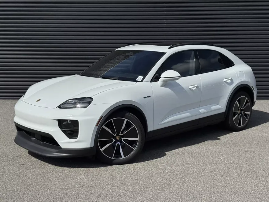 2025 Porsche Macan Electric 4 photo 1