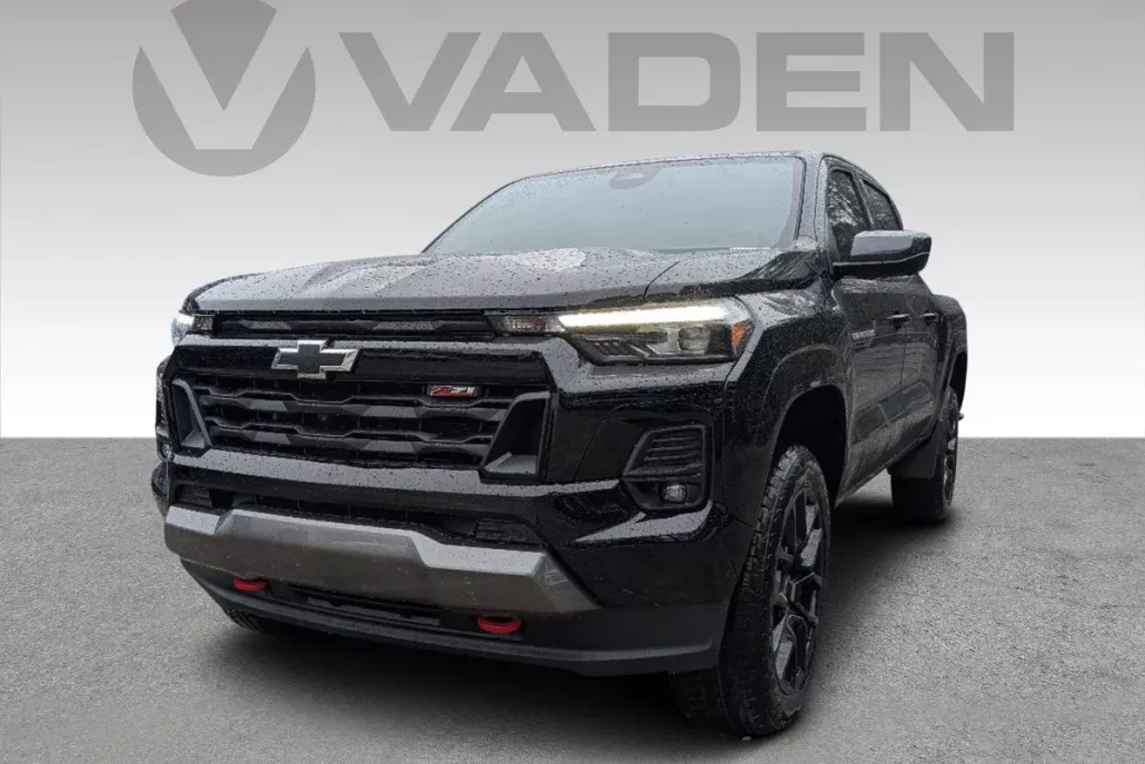 2025 Chevrolet Colorado Z71 photo 1
