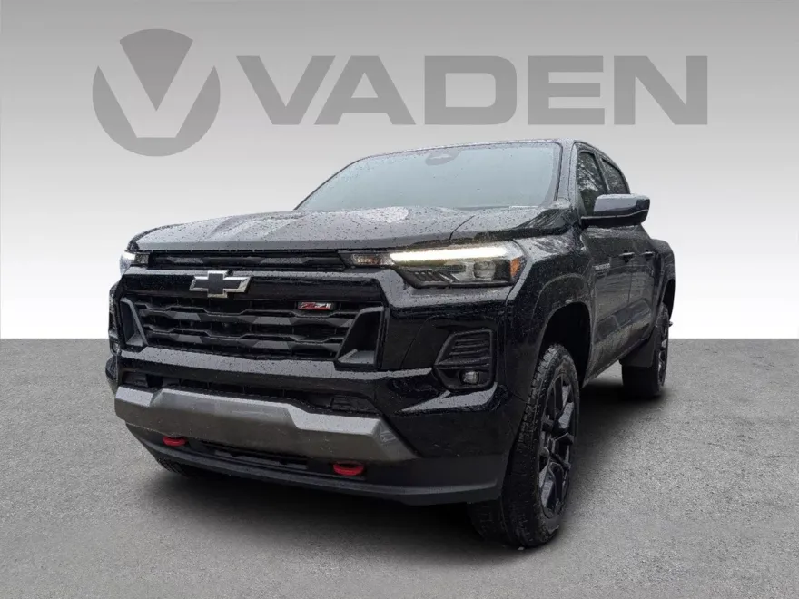 2025 Chevrolet Colorado Z71 photo 1