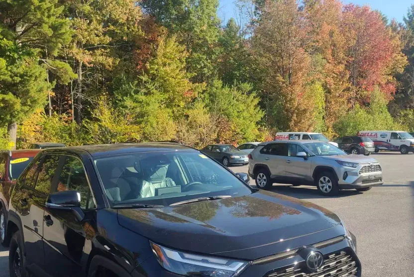 2025 Toyota RAV4 LE photo 1