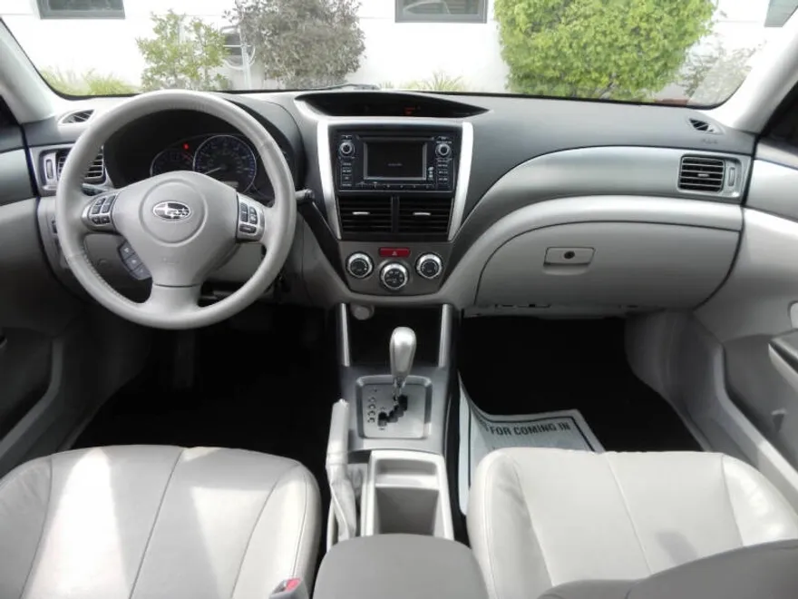 2012 Subaru Forester 2.5X Limited photo 1