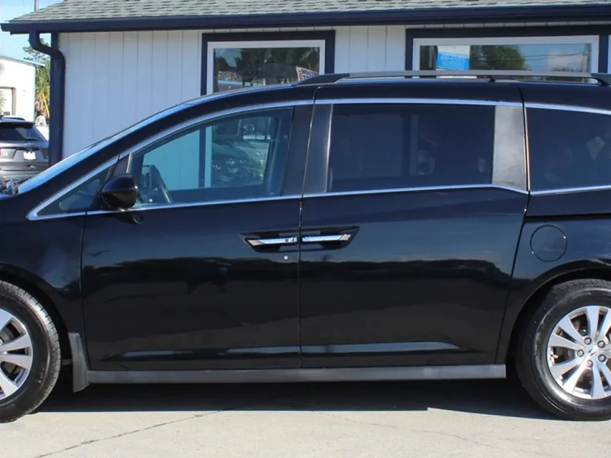 2017 Honda Odyssey EX-L photo 1