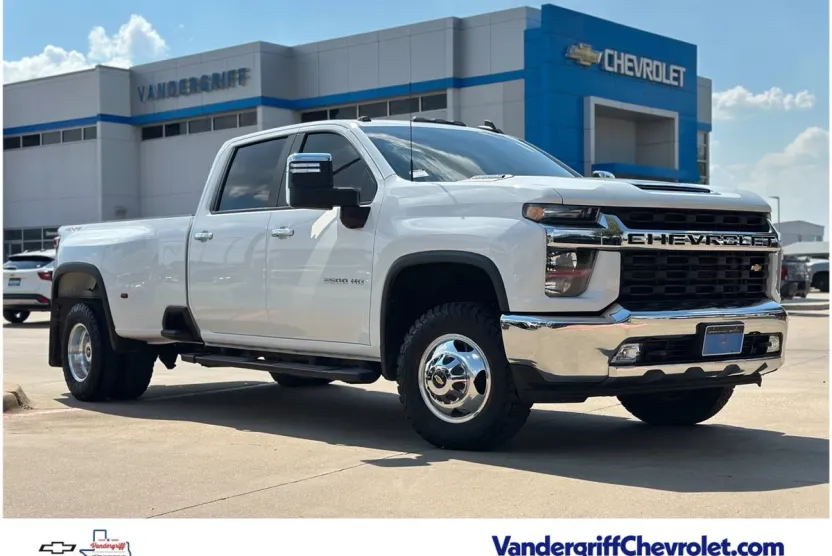2022 Chevrolet Silverado 3500HD LT photo 1