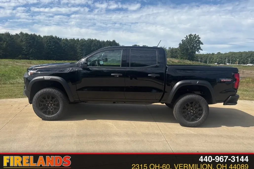 2026 Chevrolet Colorado Trail Boss photo 1
