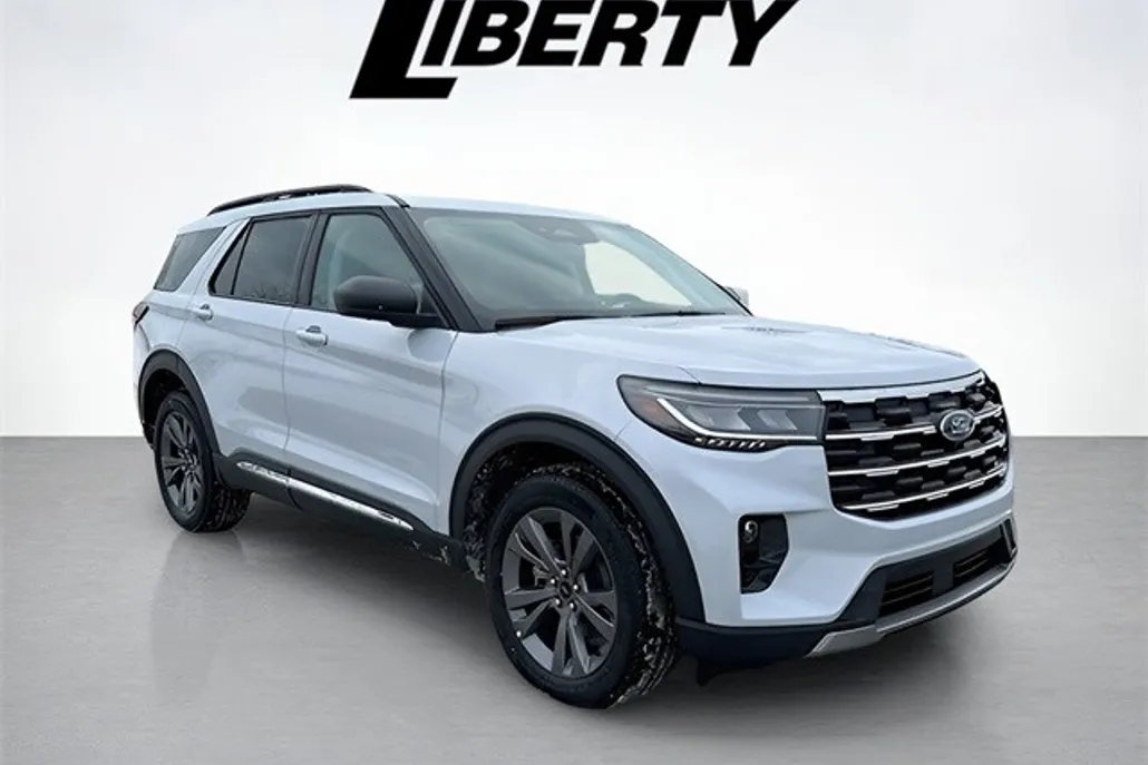 2025 Ford Explorer photo 1