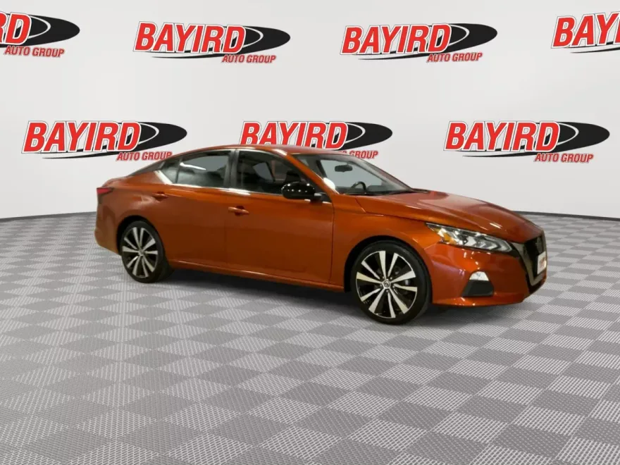 2022 Nissan Altima 2.5 SR photo 1